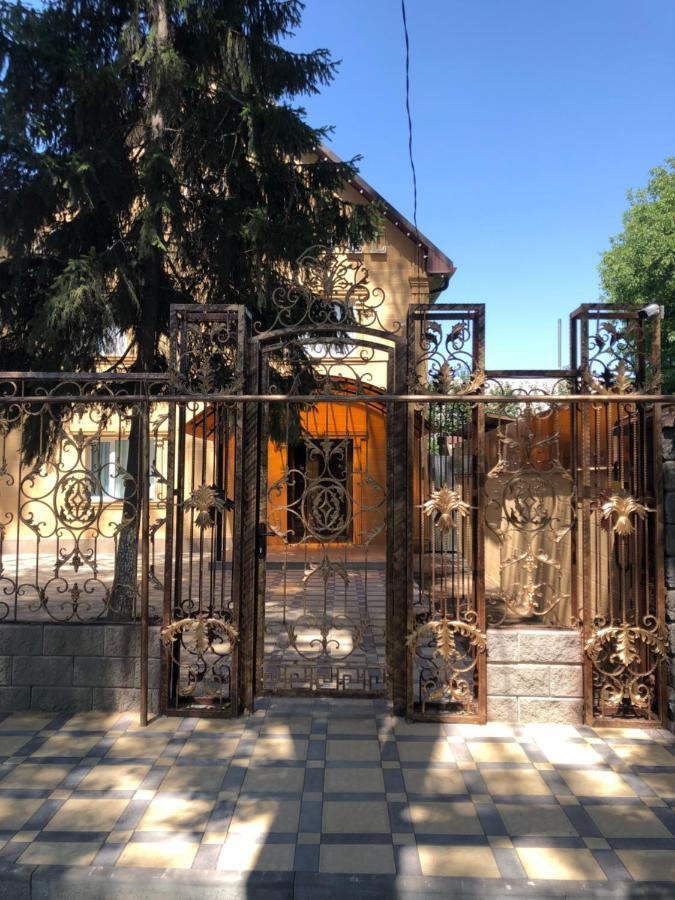 Hotel Lion Almaty Ngoại thất bức ảnh