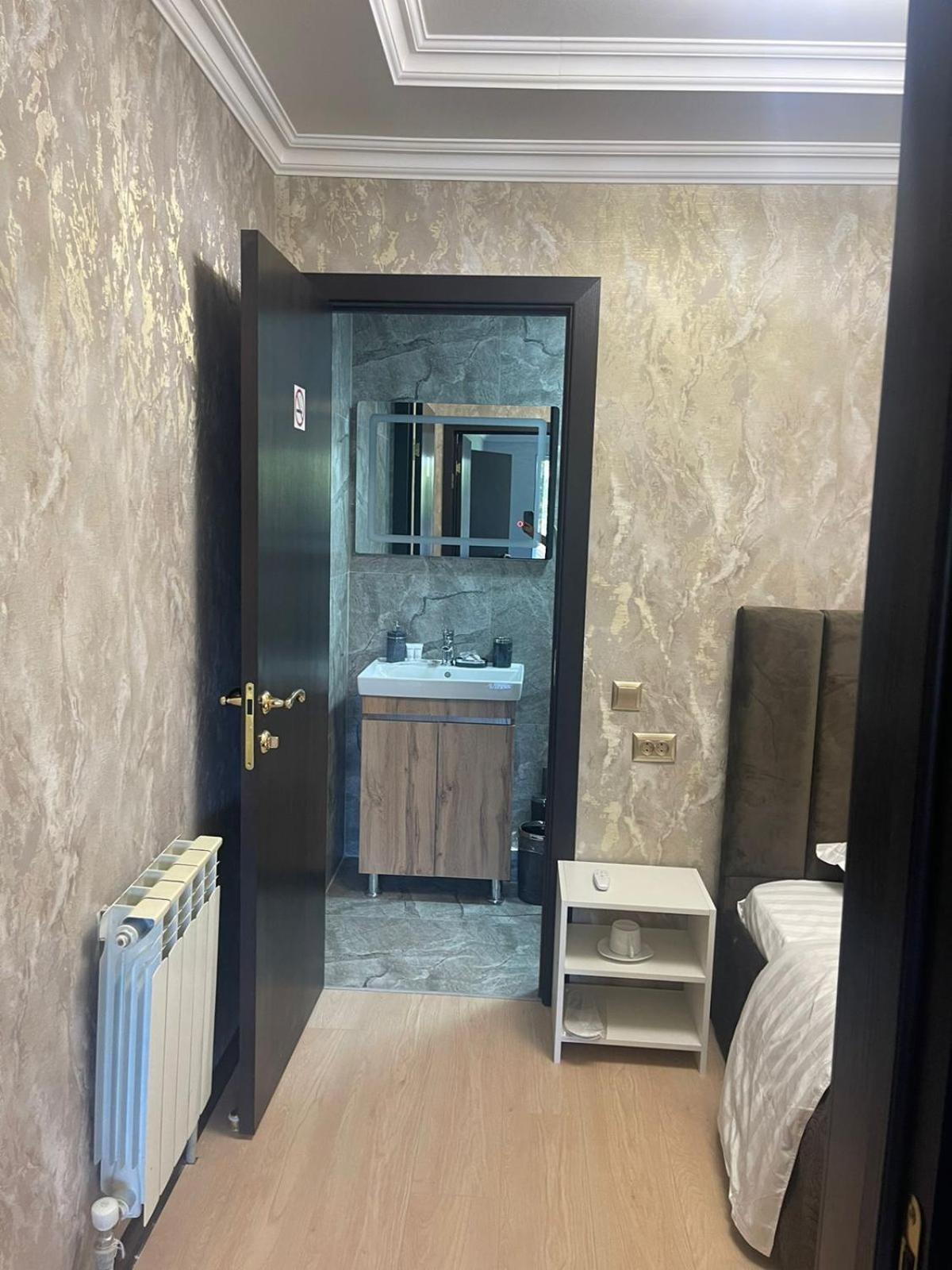Hotel Lion Almaty Ngoại thất bức ảnh